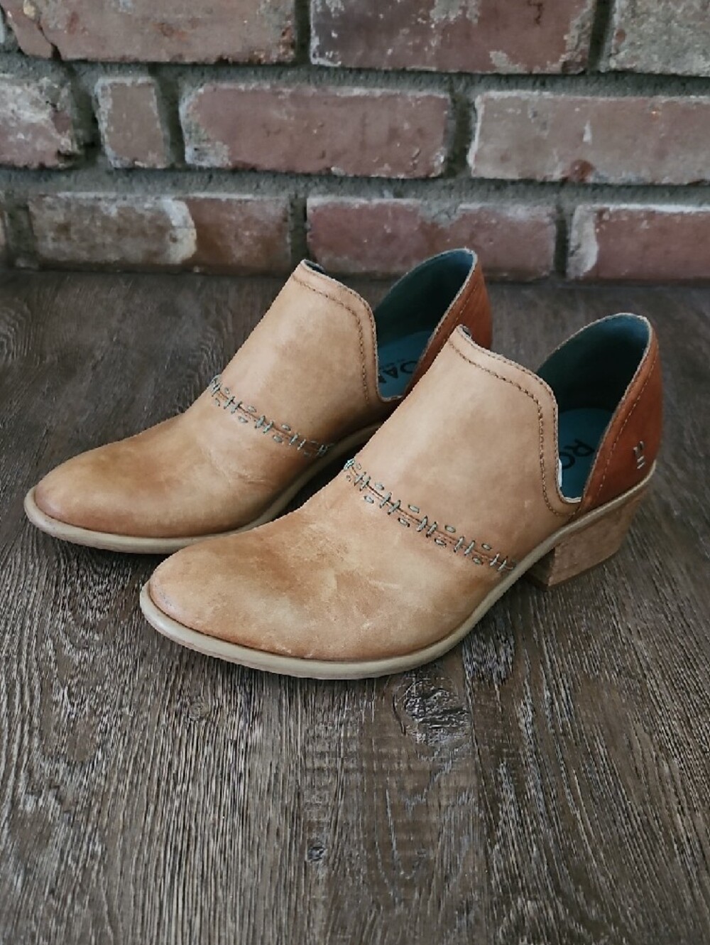 Women's Tan Slip-On Leather Block Heel Shoes